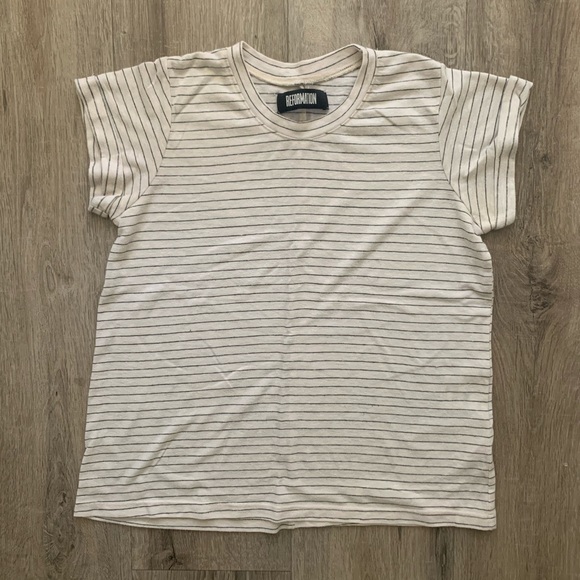Reformation Tops - Reformation T-shirt